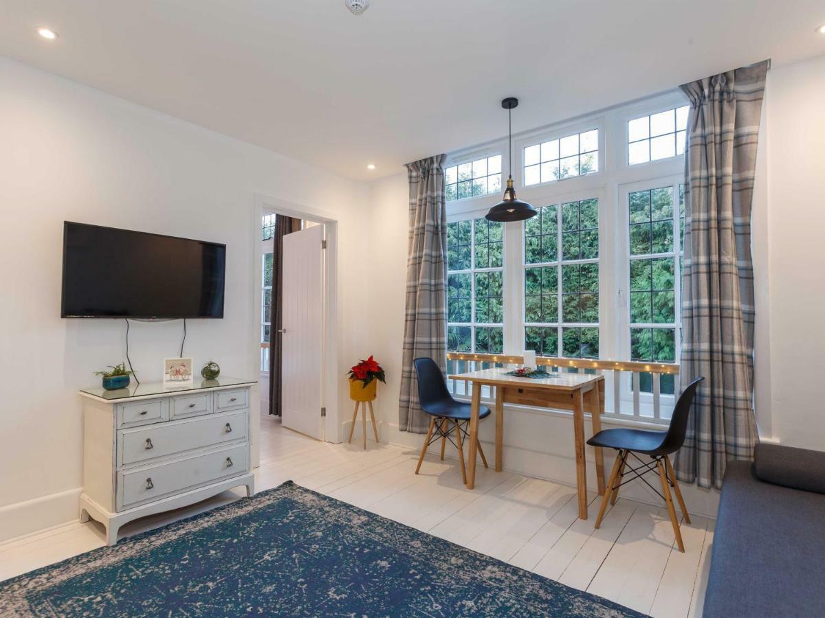 Dale House - Vivre Retreats Apartman Bournemouth Szoba fotó